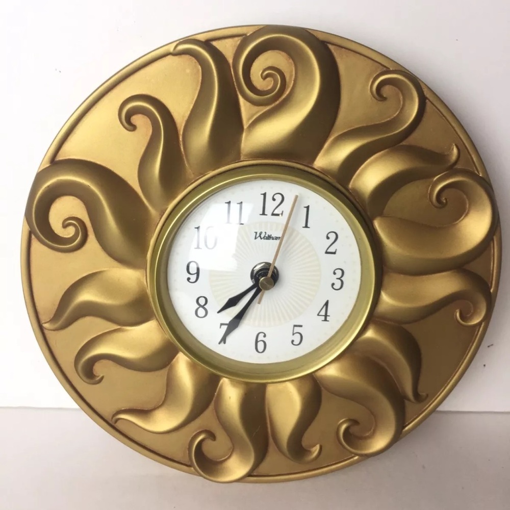 Vintage Waltham Heavy Resin sunburst celestial Sun Wall Clock 9”W gold